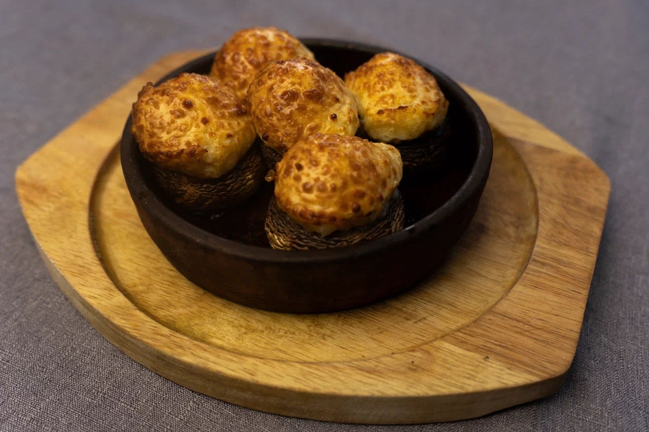 Грибы с сыром на кеци