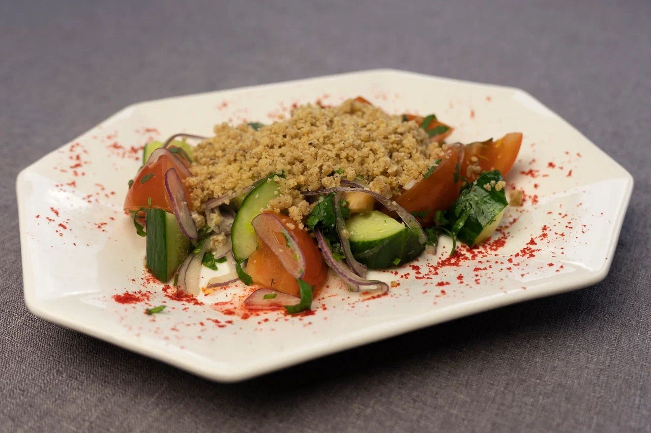 Грузинский с орехами